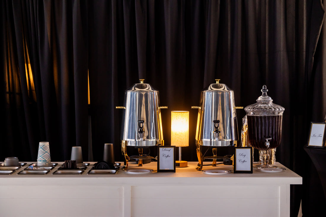 Mobile Kaffeestation mit Kaffeespezialitäten und Tassen – Classic, Service, Space und Premium Edition für Büro, Hotel und Event